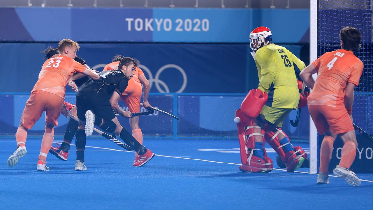 Placed hockey players close group stage with defeat ...