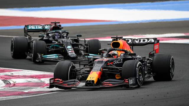 Lewis Hamilton werd in de slotfase van de race gepasseerd door Max Verstappen.