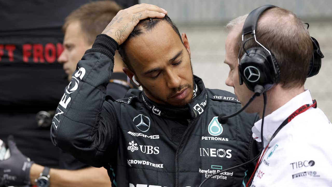 Hamilton sbatte i fan di Verstappen che hanno esultato dopo l’incidente: “Non dovrebbe accadere” ORA