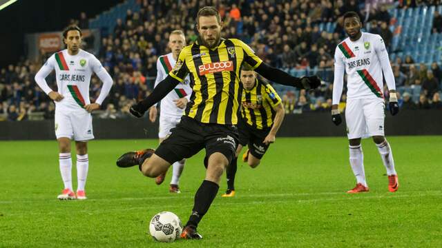 Liveblog Eredivisie: Vitesse wint in slotfase van tiental ADO (gesloten)
