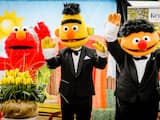 Donderdag 28 april: Acteur Arjan Smit doopt samen met Bert, Ernie, Tommie en Elmo de Sesamstraat Tulp in bloemenpark de Keukenhof. Het kinderprogramma bestaat veertig jaar.