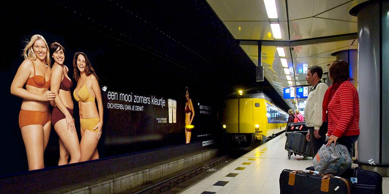 Problemen met treinen en metro's rond Schiphol en Den Haag