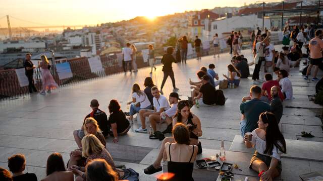 Door het afschaffen van de maatregelen lijkt het 'oude normaal' in Portugal terug te keren.