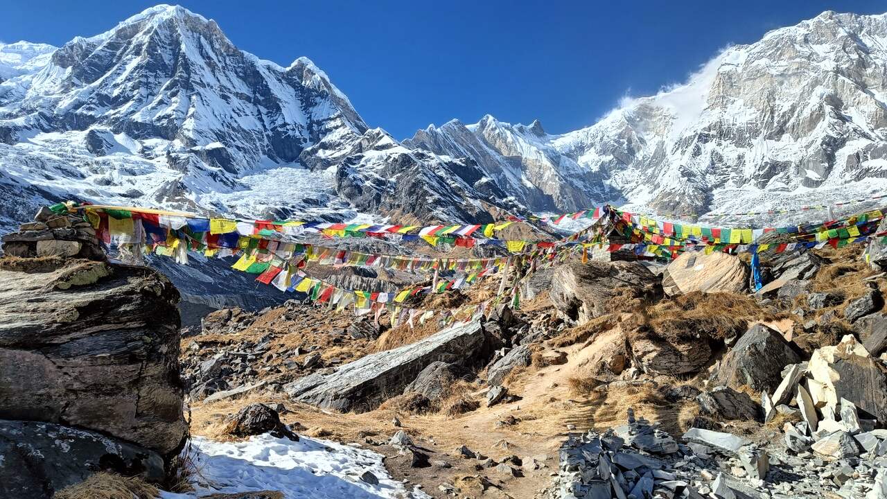 Alpinista indiano salvato vivo da un crepaccio dopo tre giorni |  All’estero