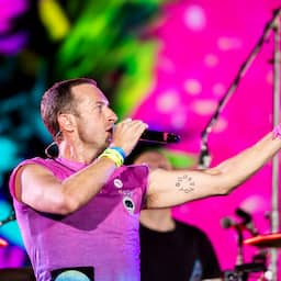 Recensieoverzicht Coldplay: Energieke Chris Martin lijkt frontman van twee bands