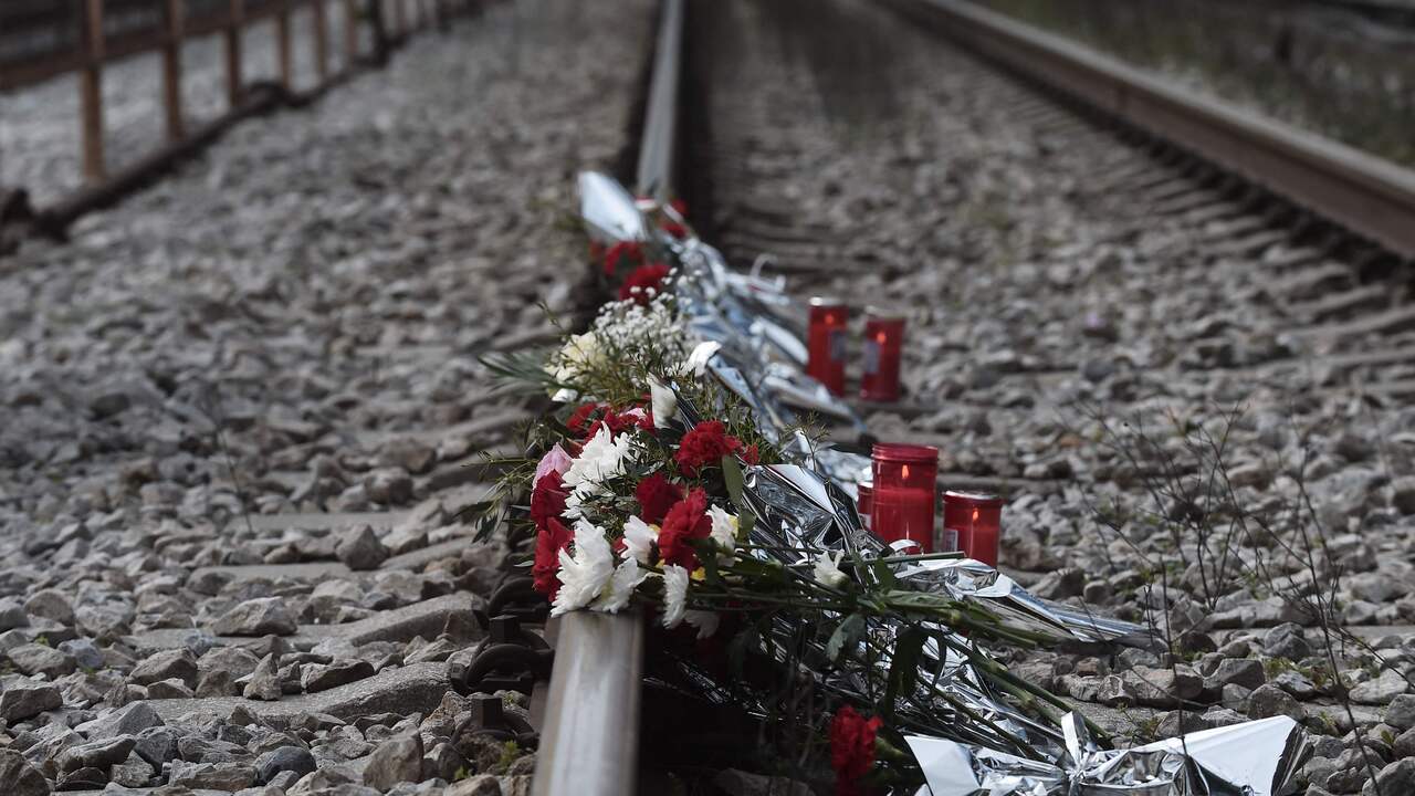 Kepala stasiun yang terlibat dalam bencana kereta Yunani kurang terlatih  di luar
