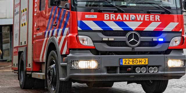 Brandweer en politie massaal op de been bij garage na melding 'vreemde lucht'