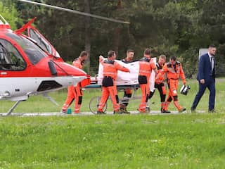 Slowaakse premier Fico per helikopter bij ziekenhuis aangekomen