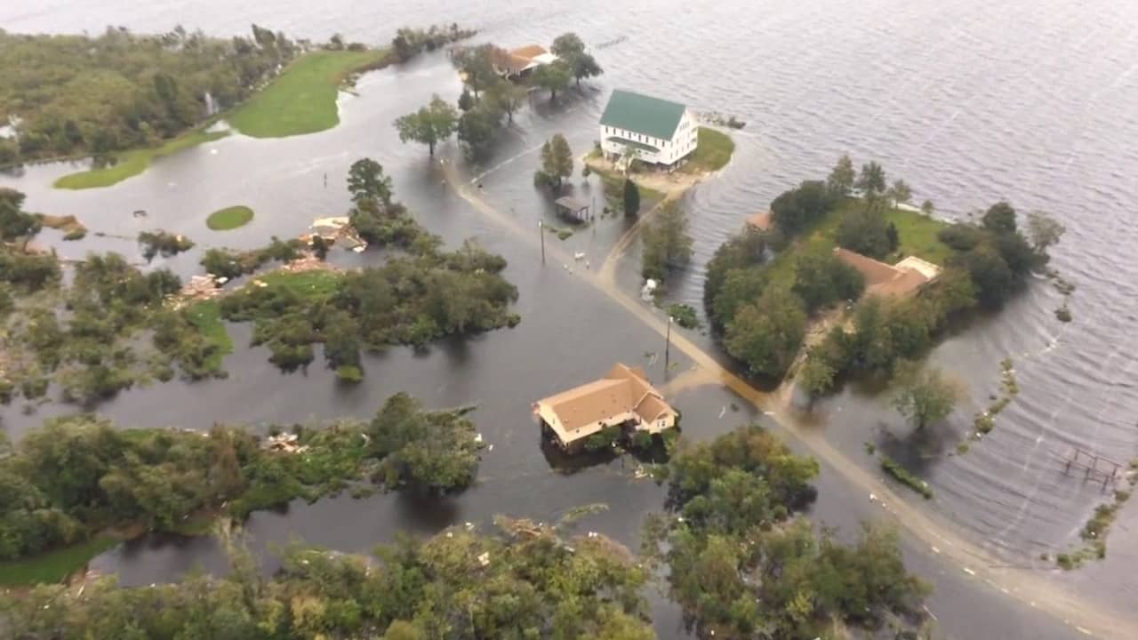 Beeld uit video: Grote delen North Carolina onder water door orkaan