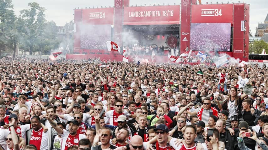 Huldiging Ajax verloopt zonder problemen, Amsterdam 'trots' op kampioen