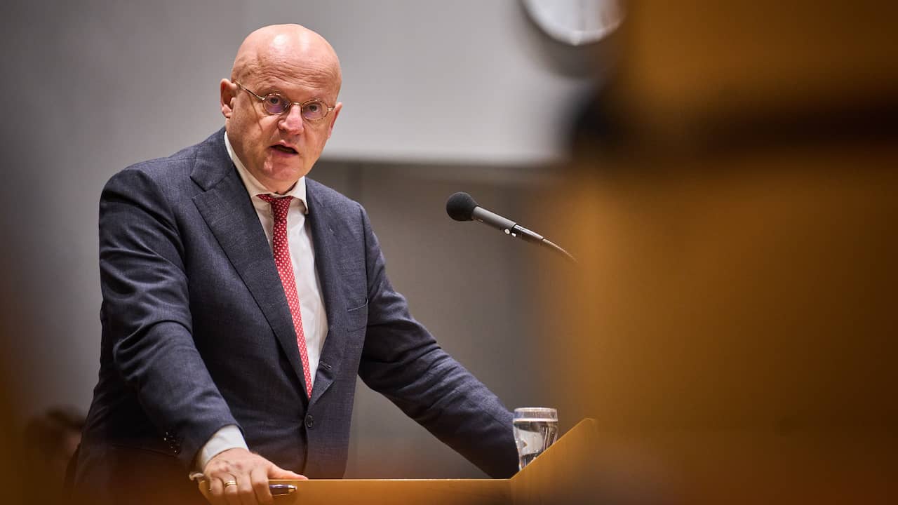 Beeld uit video: Grapperhaus: 'QR-codes vervalsen kan je maximaal vier jaar cel opleveren'