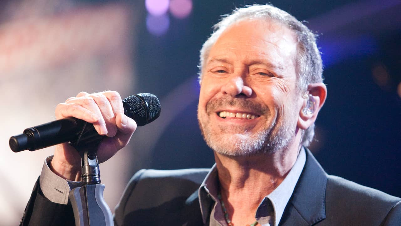Rob de Nijs ends career from teenage idol to celebrated singer