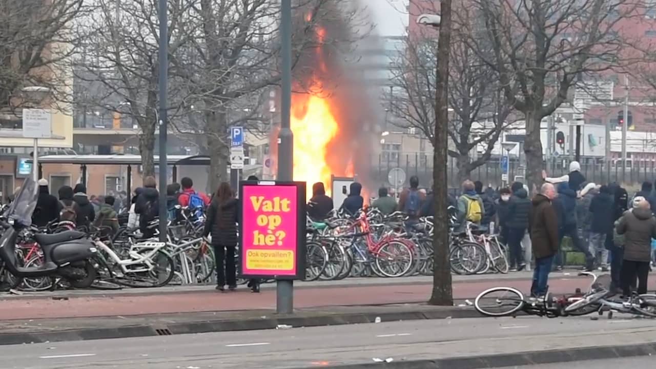 Beeld uit video: Vernielingen en brandjes: zo ziet Eindhoven eruit na de rellen