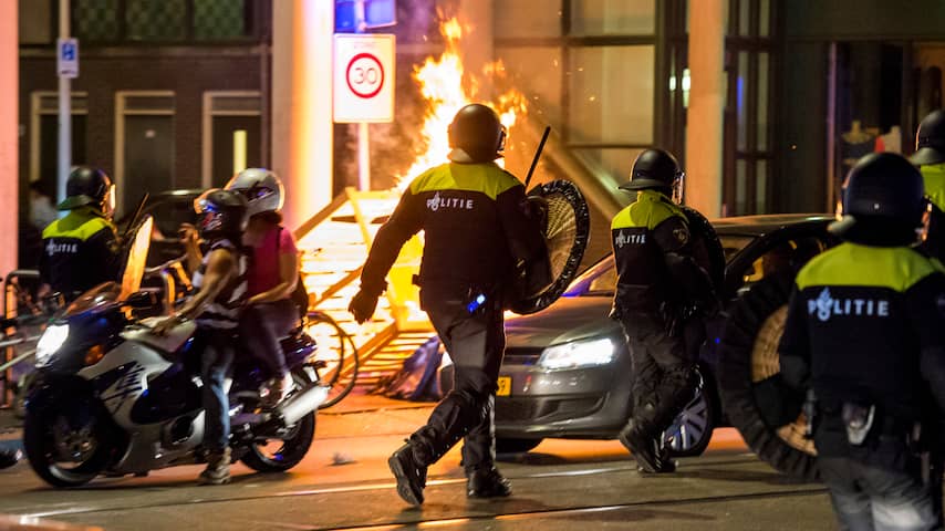 34 demonstranten aangehouden in Schilderswijk