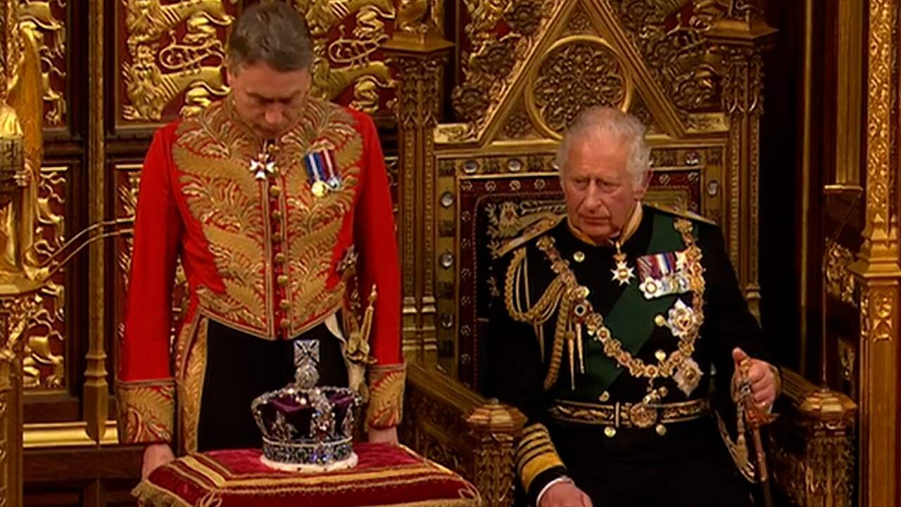 Beeld uit video: Prins Charles houdt troonrede voor afwezige koningin Elizabeth