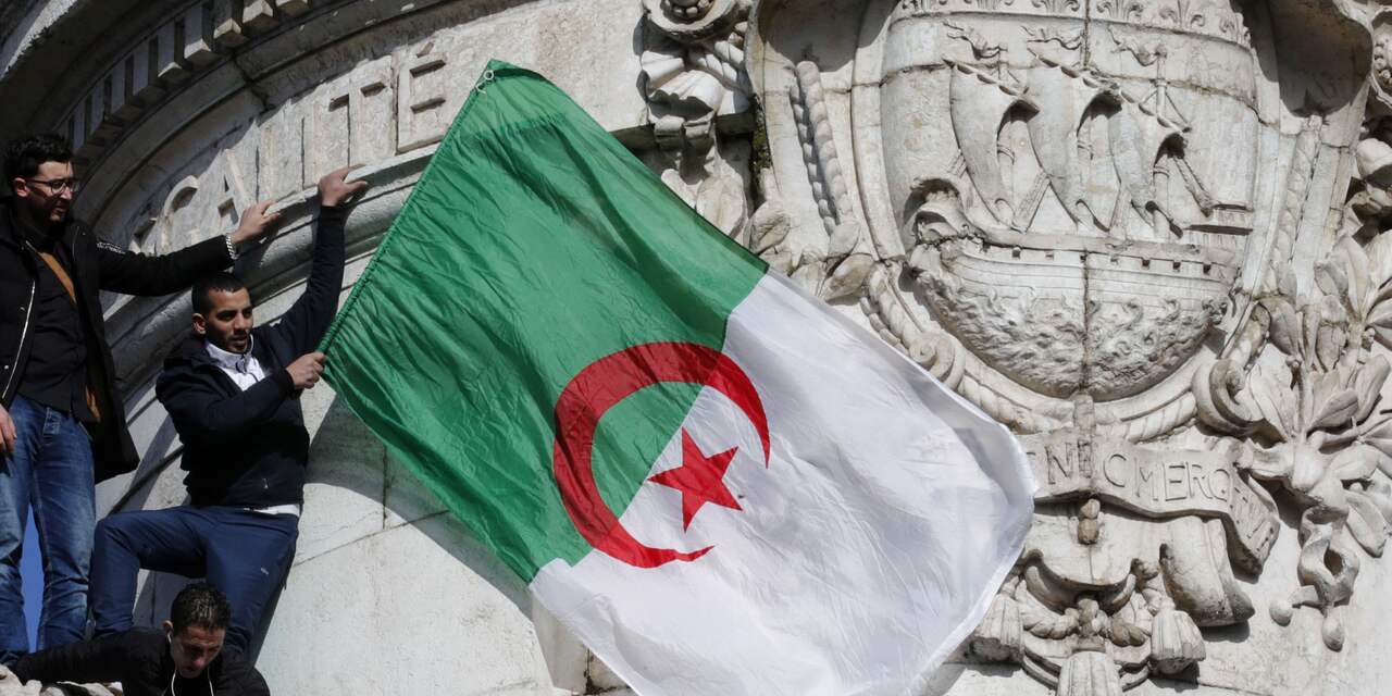 'Jongste broer van voormalig president Algerije krijgt 15 jaar celstraf'