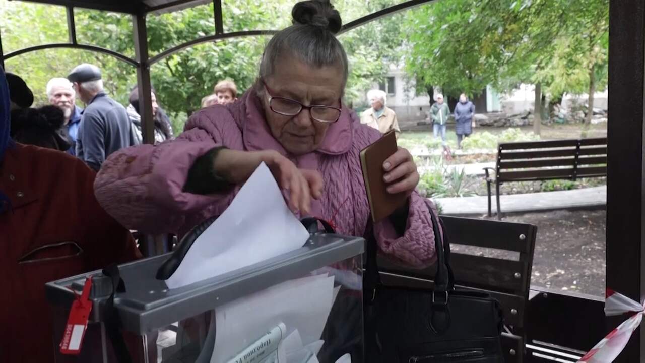 Beeld uit video: Oekraïners stemmen in schijnreferendum over toetreding tot Rusland