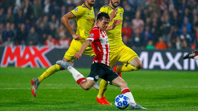 Lozano legt aan voor de beslissende 3-0