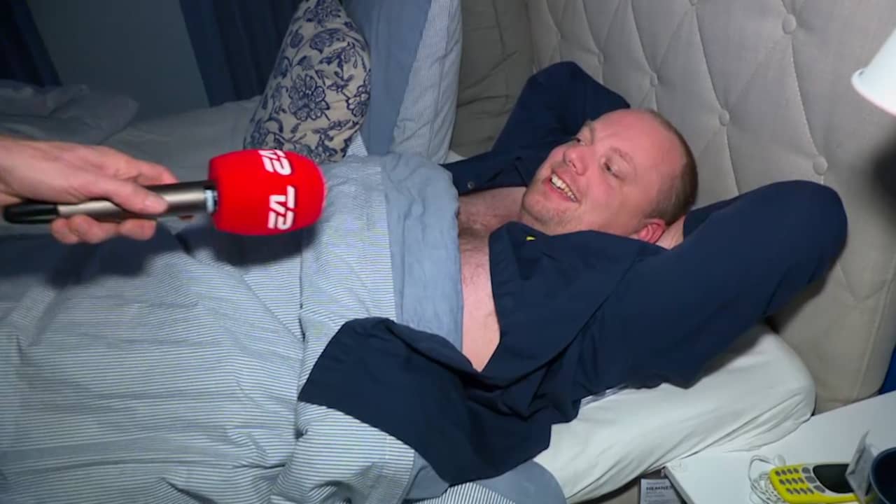 Beeld uit video: Denen overnachten tijdens sneeuwstorm in IKEA-vestiging