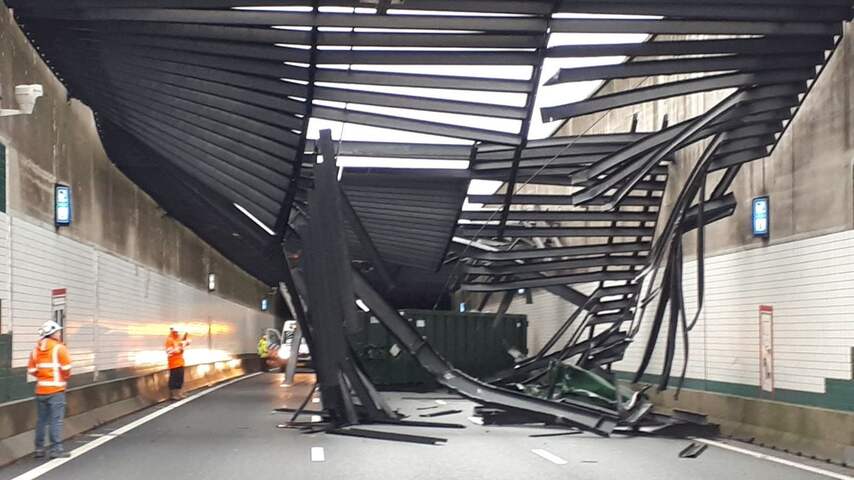 Zeeburgertunnel zeker tot donderdag dicht na ongeval met vrachtwagen