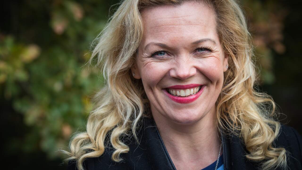 Sanne Wallis de Vries en Jochem van Gelder in Wie is de Mol? 2017 Media NU.nl Sanne Wallis de Vries en Jochem van Gelder in Wie is de Mol? 2017 Media NU.nl