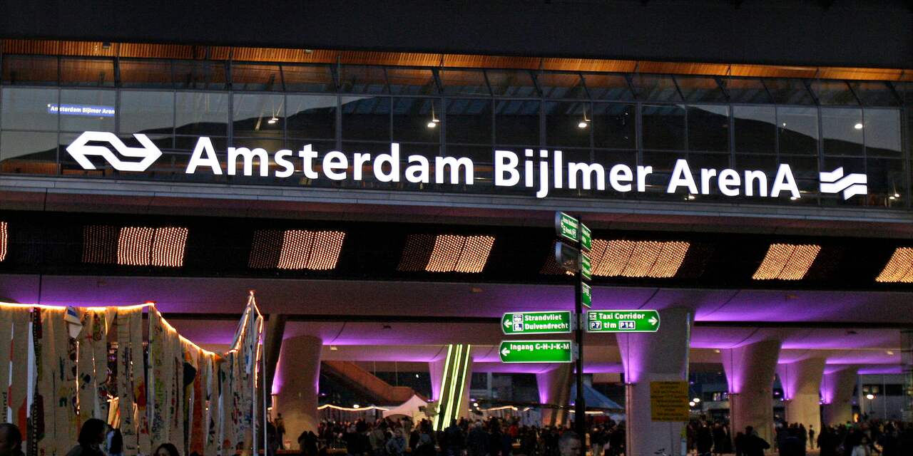 Vrijdagnacht rijden geen treinen maar bussen van en naar Bijlmer Arena