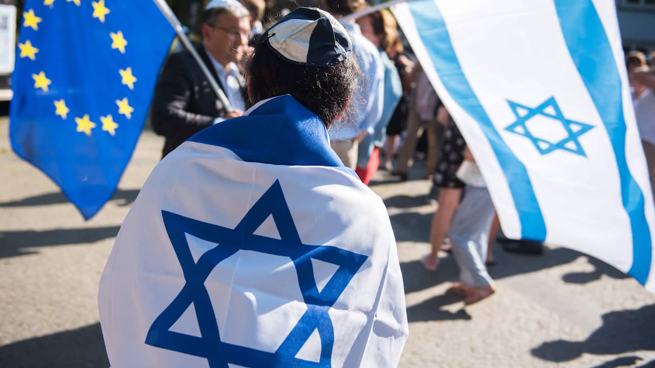 Beeld uit video: Waar komt antisemitisme vandaan en wat doet Europa eraan?