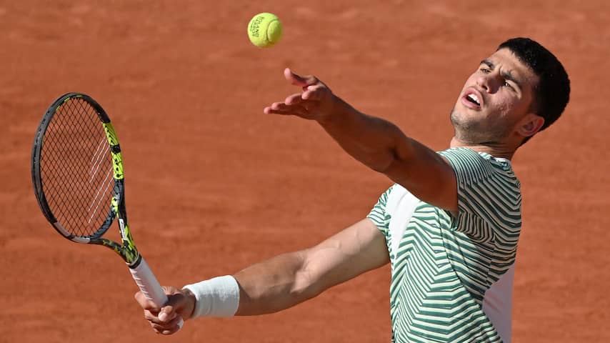Alcaraz ondanks setverlies door op Roland Garros, Djokovic simpel verder