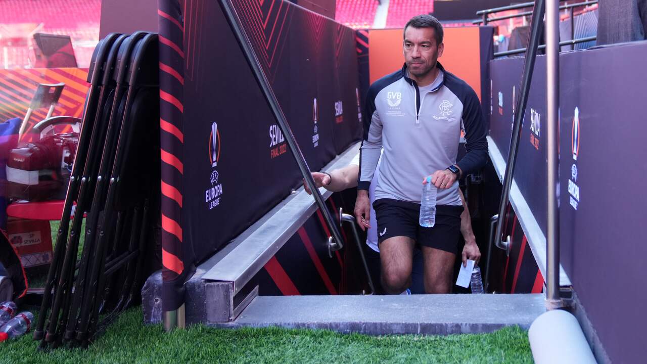 Giovanni van Bronckhorst is at Estadio Ramon Sanchez Pizjuan.