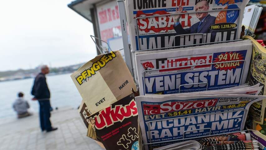 Turkse krant verschijnt blanco uit protest tegen arrestatie werknemers
