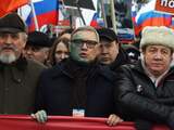 Duizenden Russen herdenken vermoorde oppositieleider Nemtsov