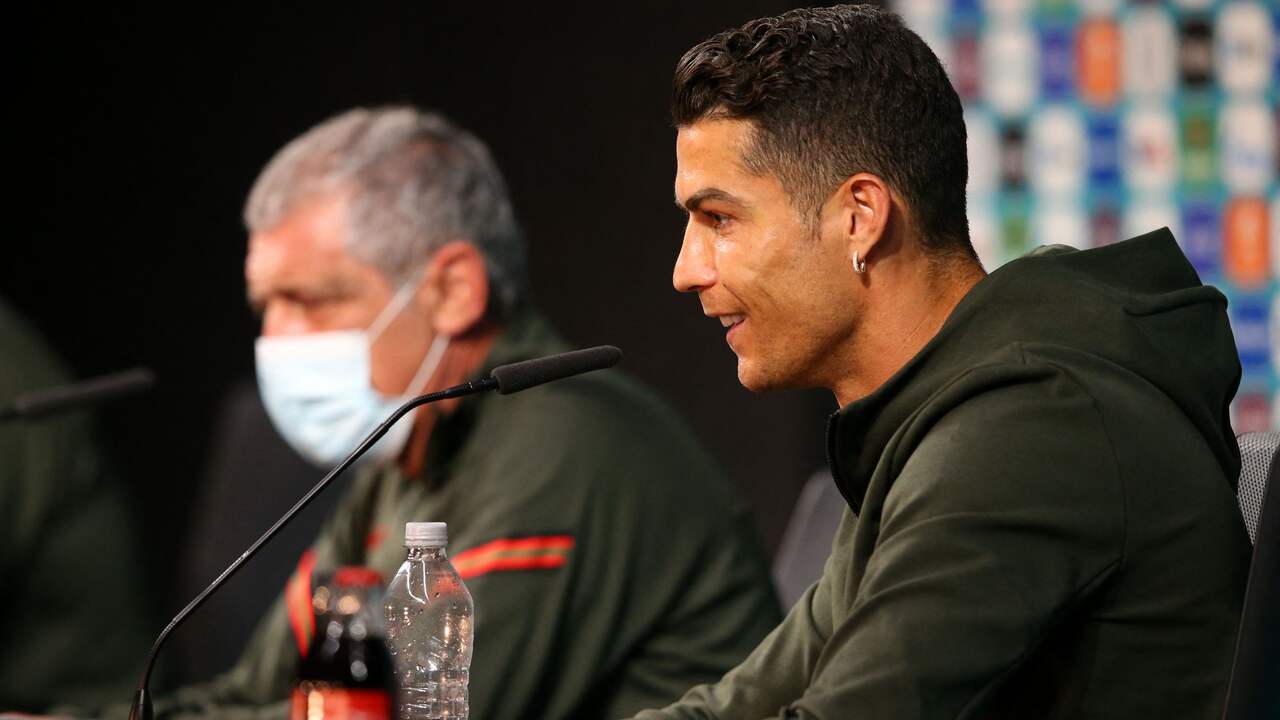 Beeld uit video: Hoe schadelijk is het 'Ronaldo-moment' voor Coca-Cola?