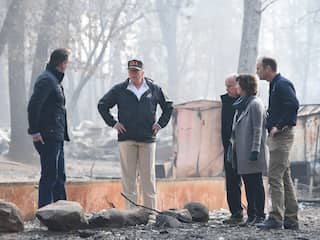 Amerikaanse president Trump bezoekt rampgebied Californië