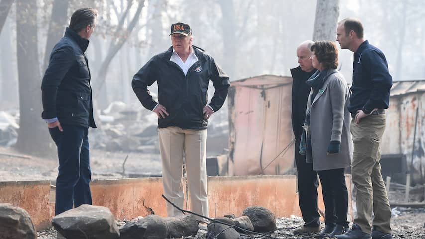 Amerikaanse president Trump bezoekt rampgebied Californië