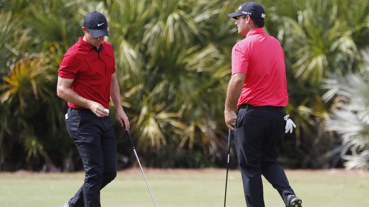 Rory McIlroy en Patrick Reed in de Woods-outfit bij The Consession Golf Tournament in Florida.