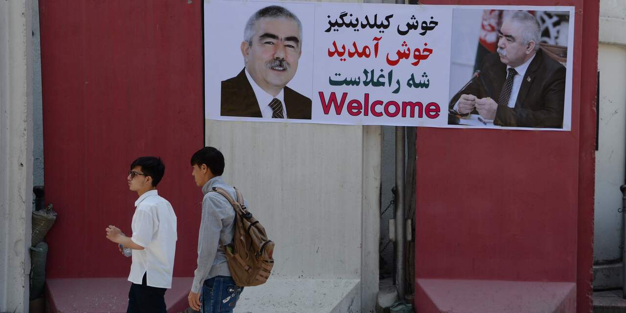 Dodelijke aanslag bij vliegveld Kaboel na terugkeer Afghaanse vicepresident
