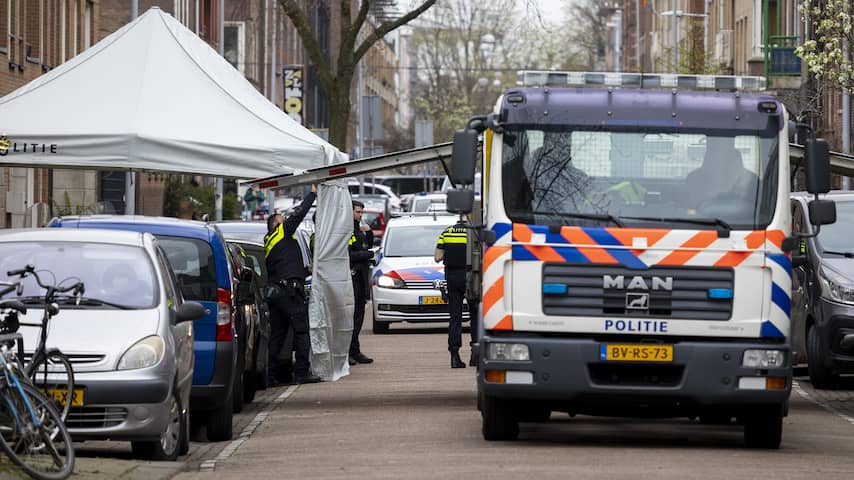 Vrouw doodgeschoten in portiek Amsterdam, vermoedelijke dader ook overleden