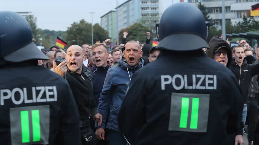 Leden extreemrechtse 'burgerwacht' Duitse Chemnitz vast voor geweld