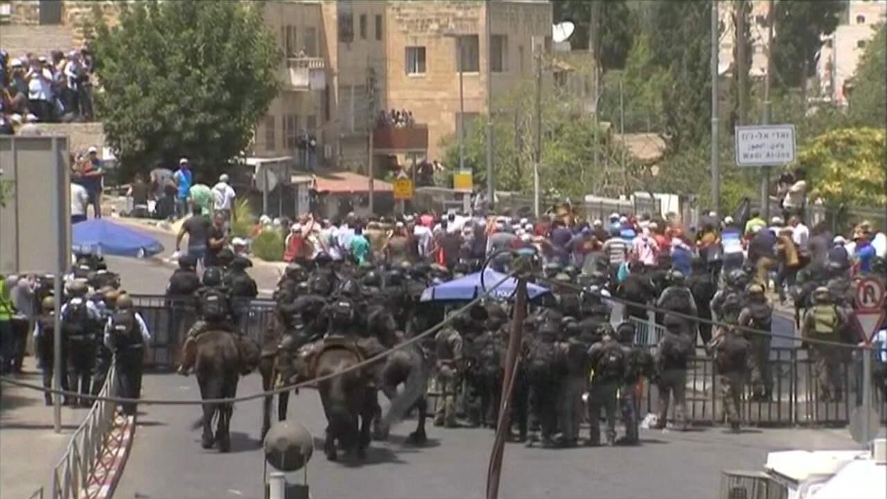 Palestijnen slaags met politie bij Al-Aqsa moskee