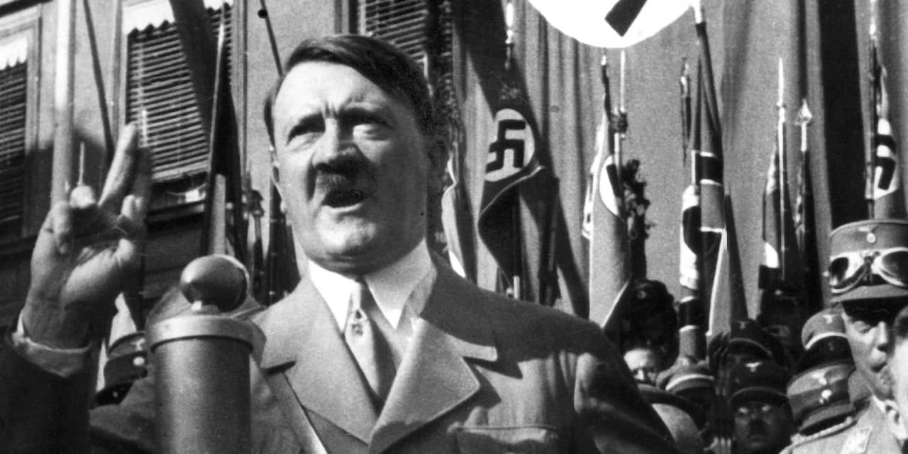 Schilderijen van Adolf Hitler leveren 40.000 euro op