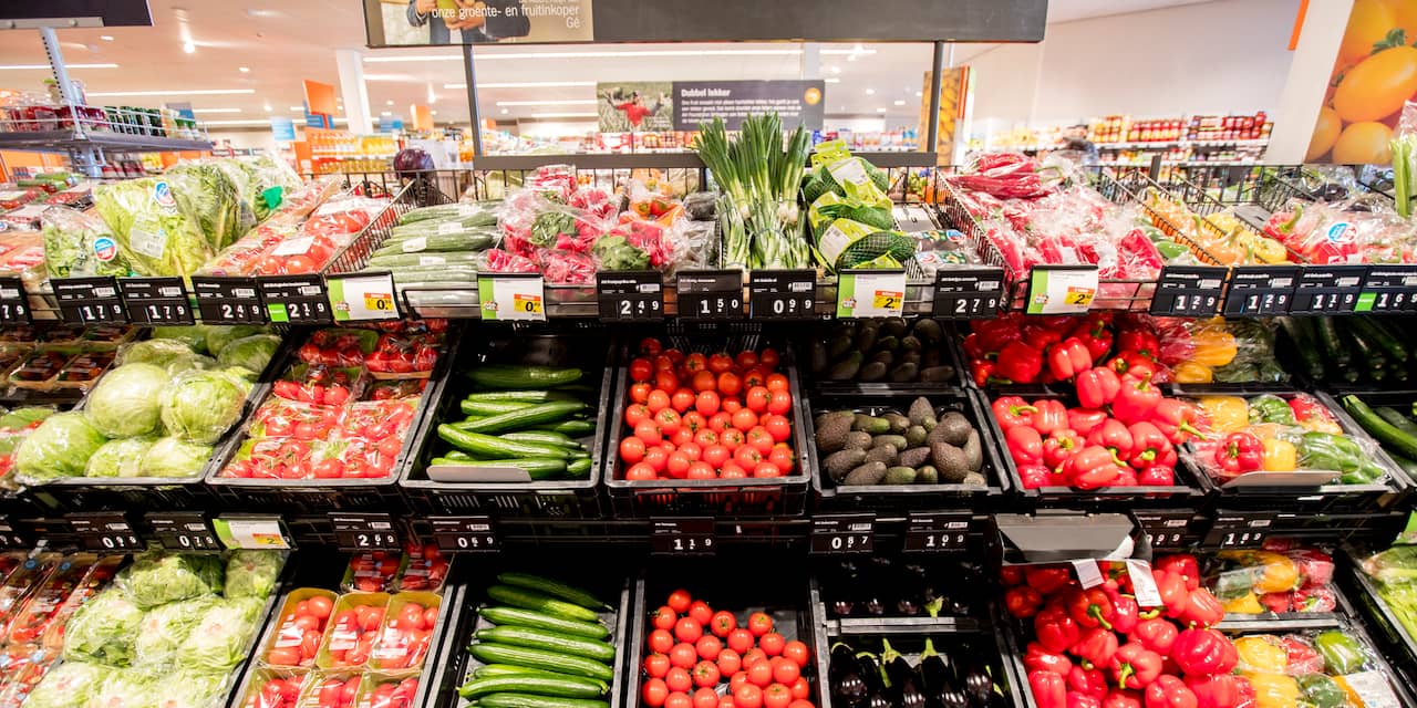 Oxfam: 'Grote Nederlandse supermarkten houden uitbuiting in stand'
