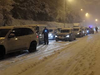 Duizenden Spaanse automobilisten gestrand door zware sneeuwval