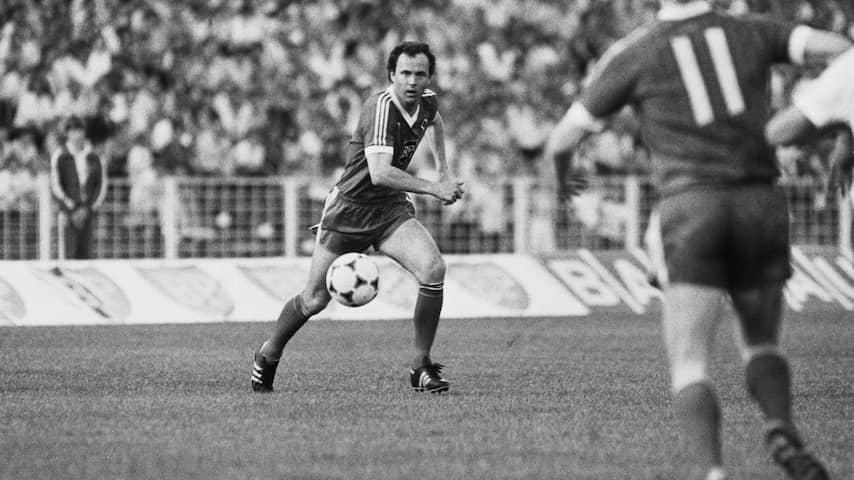 Kaiser Beckenbauer Was Een Van De Eerste Wereldsterren In Het Voetbal