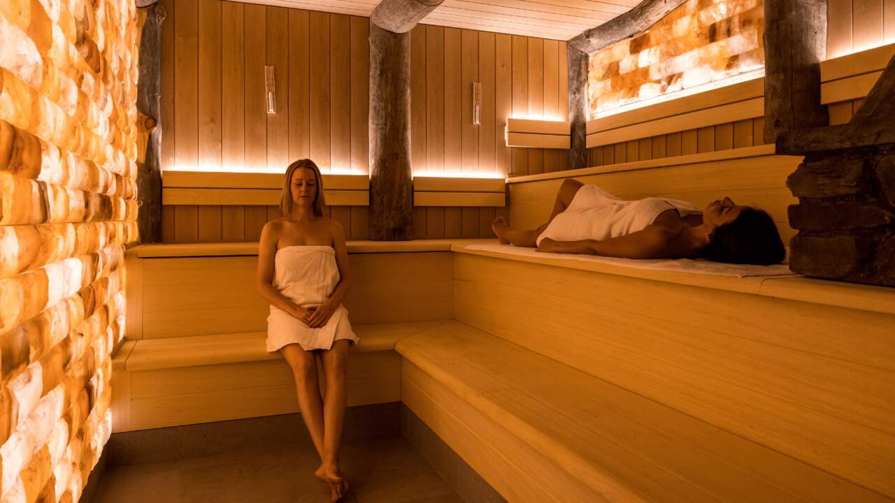 En été également : les visites au sauna augmentent le bien-être mental |  Spa serein