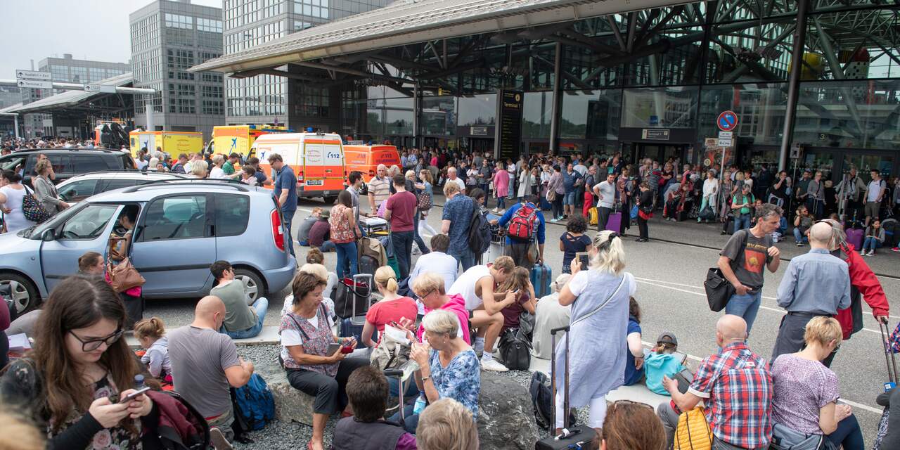 analogie hek Cyclopen Luchthaven Hamburg blijft zondag dicht door stroomstoring | NU - Het  laatste nieuws het eerst op NU.nl