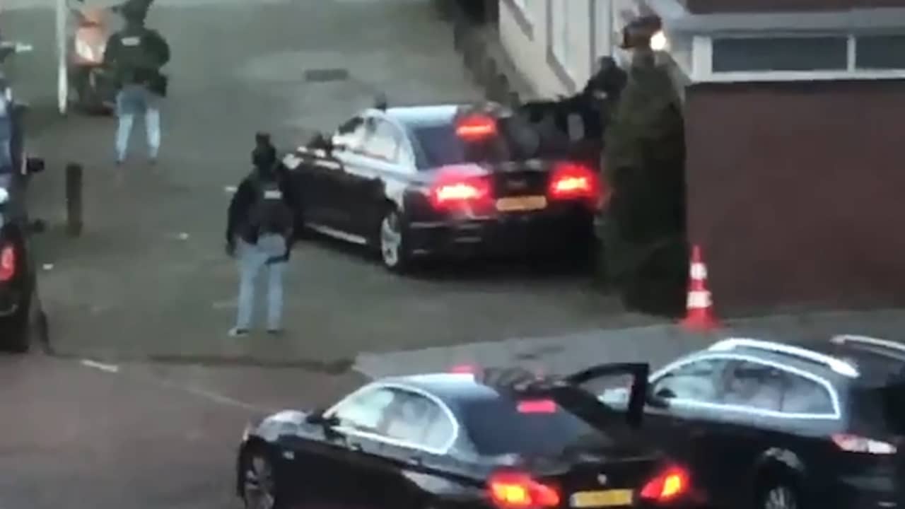 Beeld uit video: Politie arresteert hoofdverdachte aanslag in Utrecht