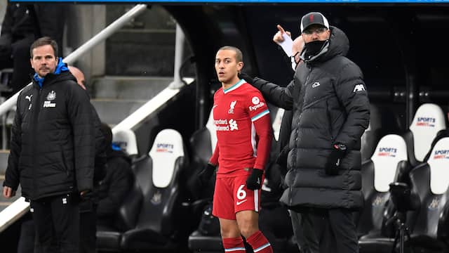 Thiago Alcántara maakte zijn rentree bij Liverpool.