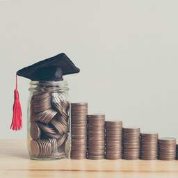 ‘Middeninkomens hardst geraakt door leenstelsel voor studenten’