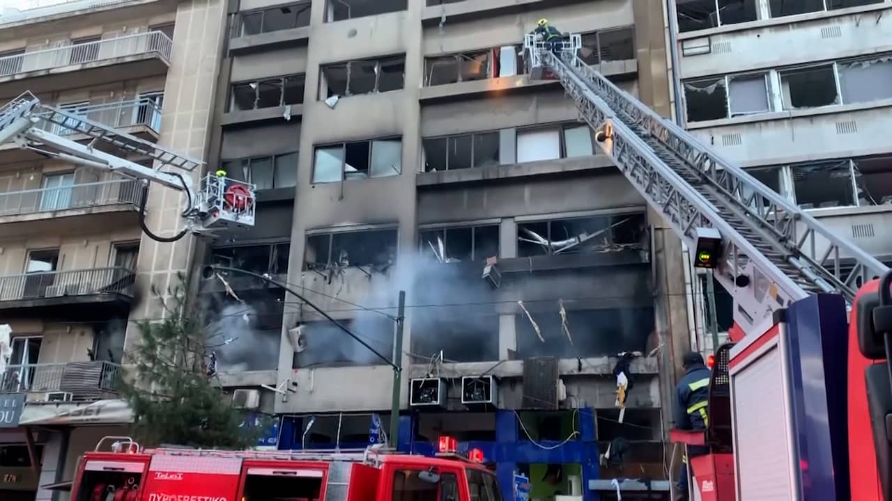 Beeld uit video: Ravage na zware explosie in gebouw in Athene