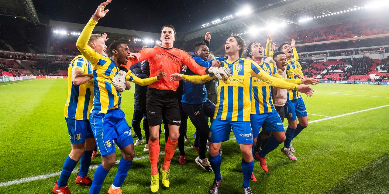 Blunderende RKC-doelman Vaessen trots na stunt tegen 'respectloos PSV'